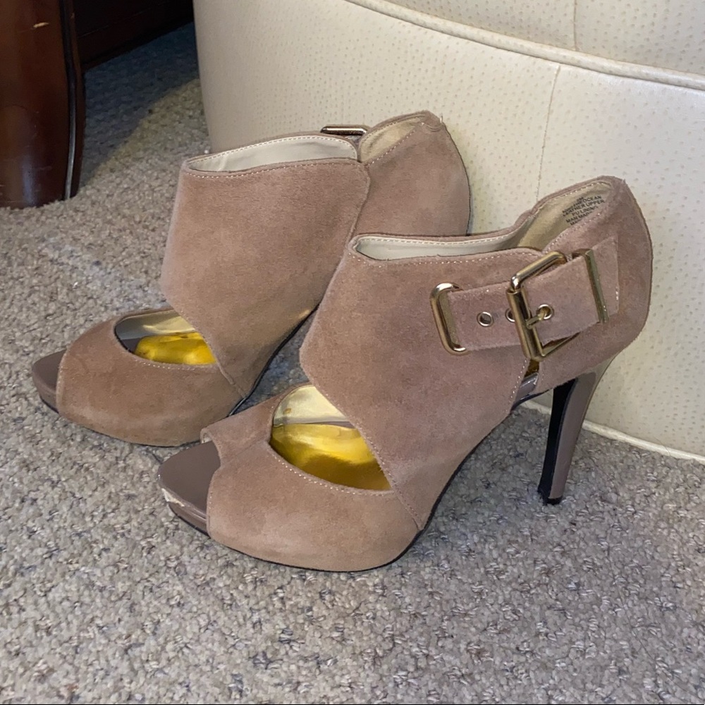 Nine West Nude Heels